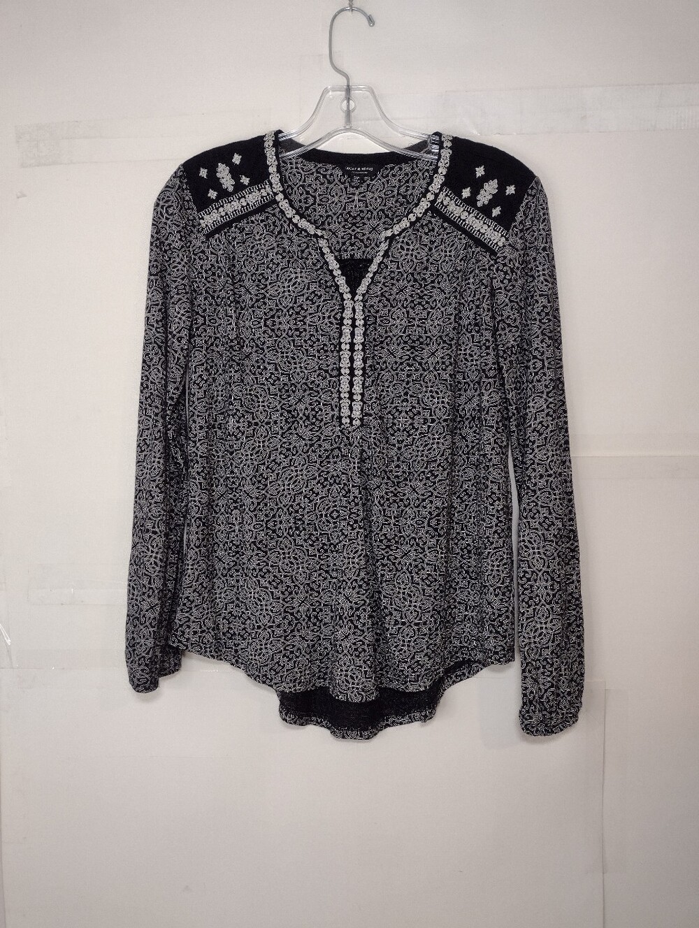 Lucky Brand Black and White Printed Long-Sleeve Henley Top Size (S/P)